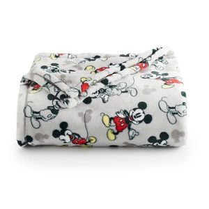 Disney Mickey Mouse plush throw blanket 5’x6’